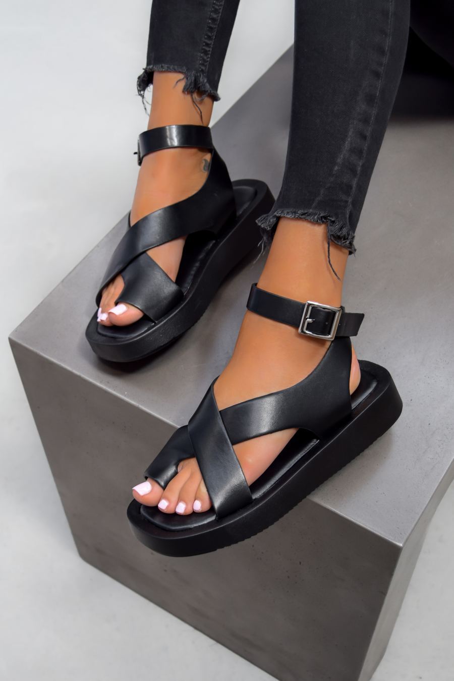 Aline | On-Trend Sandals with Antique Charm