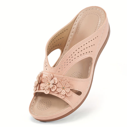 Joanna | Chic Sandals with Daisy Detail