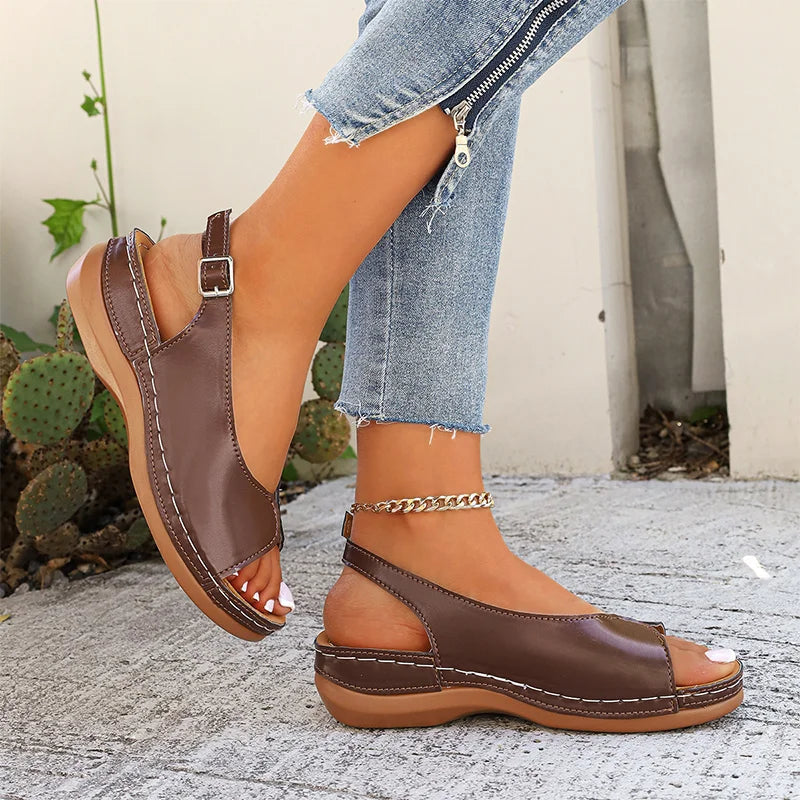 Gitta | Retro Sandals with Adjustable Heel Strap