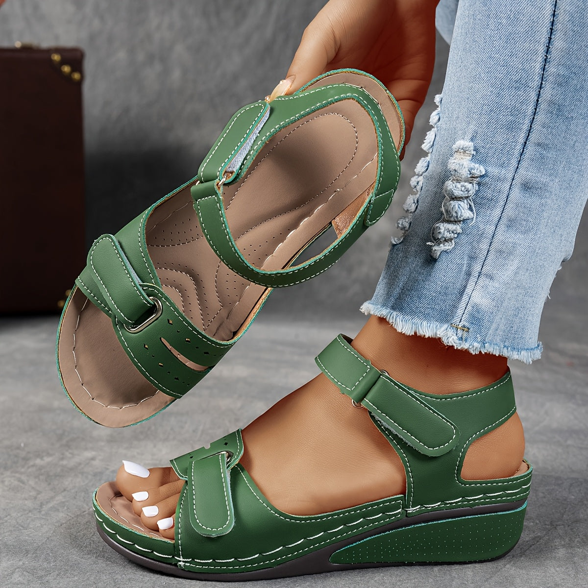 Corina | Fashionable Wedge Sandals in Faux Leather with Support