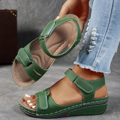 Corina | Fashionable Wedge Sandals in Faux Leather with Support