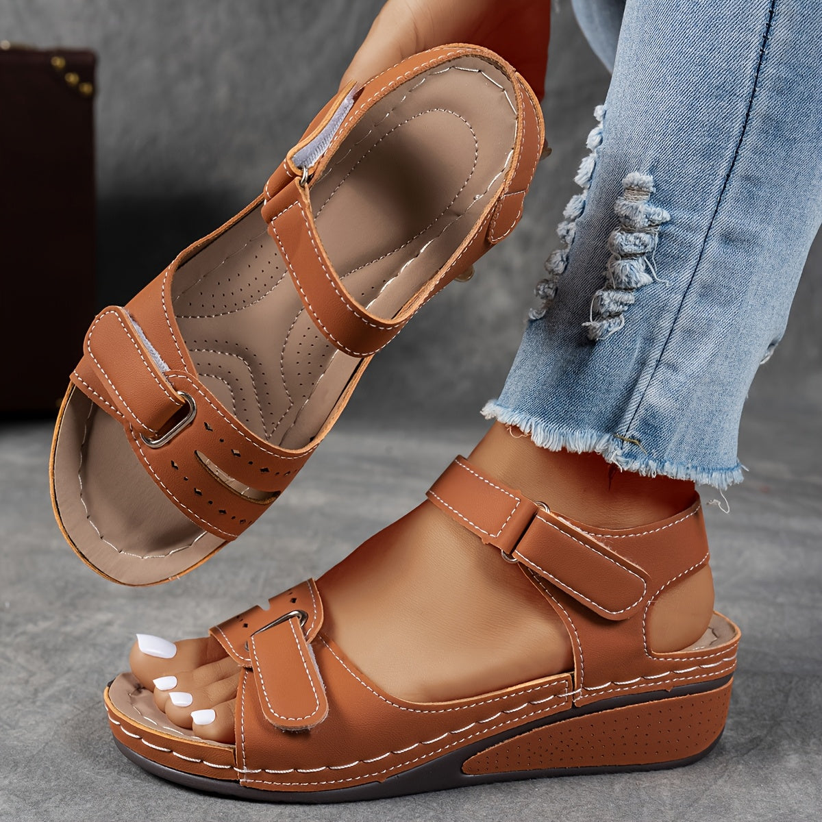 Corina | Fashionable Wedge Sandals in Faux Leather with Support