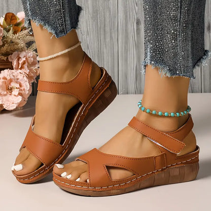 Quinn | Sandals with Crossover Strap