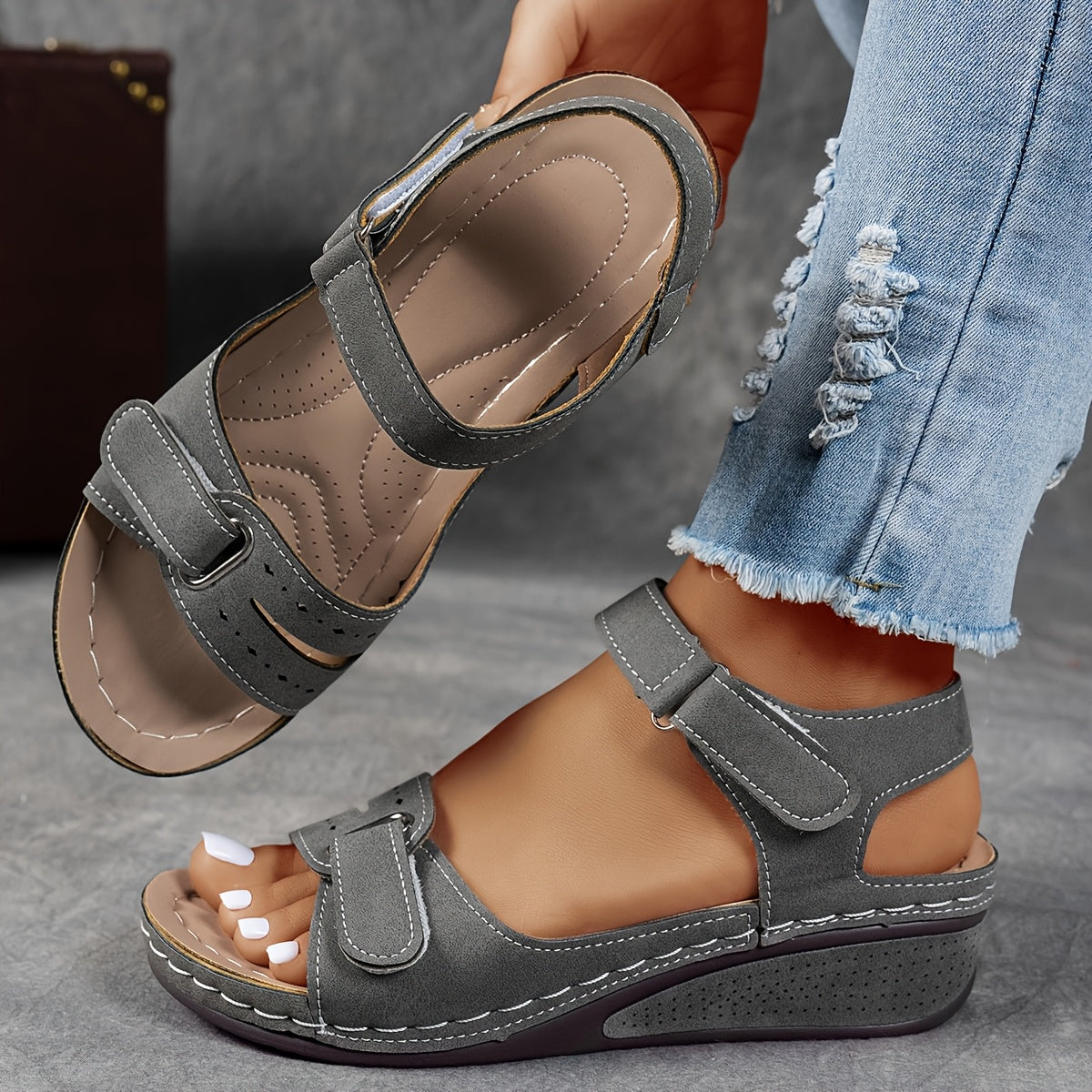 Corina | Fashionable Wedge Sandals in Faux Leather with Support