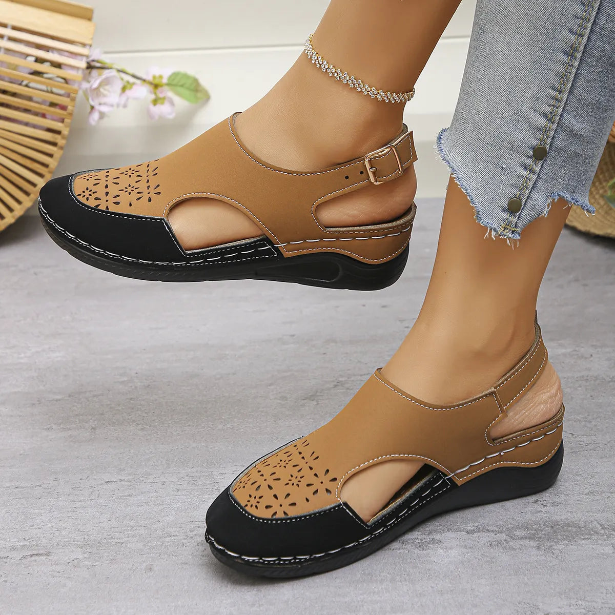 Heike | Soft Wedge Sandals with Adjustable Strap