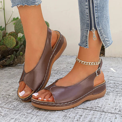 Gitta | Retro Sandals with Adjustable Heel Strap