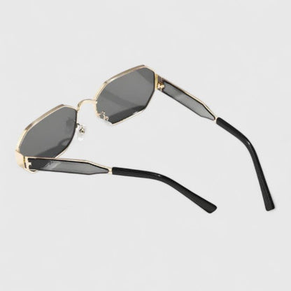 Cornelia | Geometric Sunglasses with Transition Lenses
