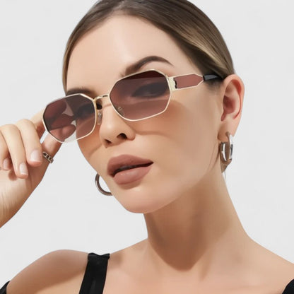 Cornelia | Geometric Sunglasses with Transition Lenses