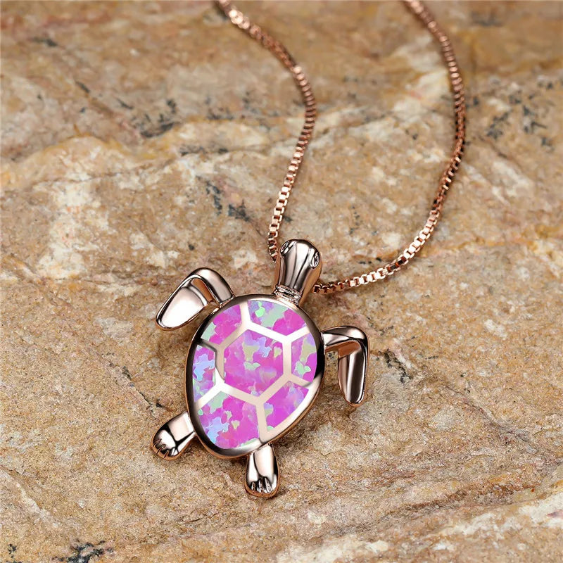 Elisa | Green Fire Opal-Effect Turtle Pendant Vintage Necklace