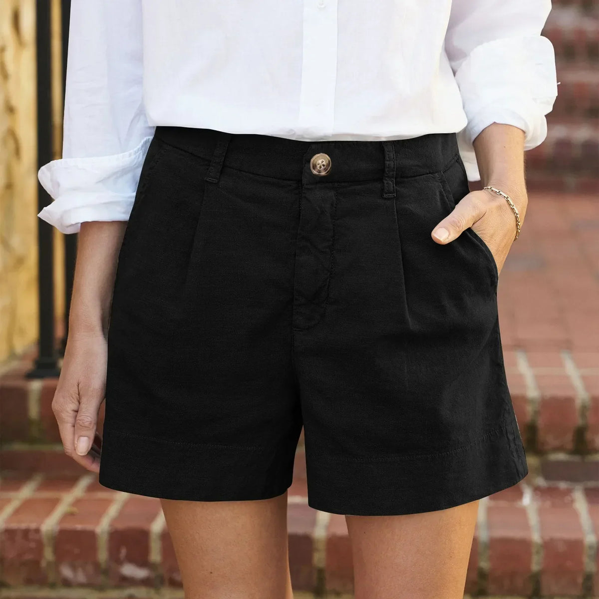 Noa | High-Waist Shorts
