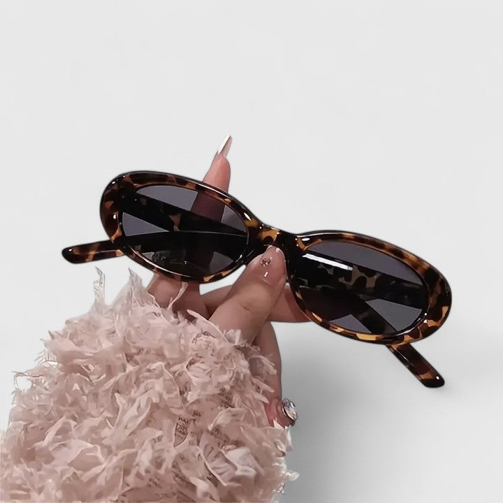 Agatha | Classic Oval Sunglasses