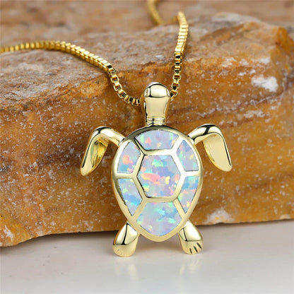 Elisa | Green Fire Opal-Effect Turtle Pendant Vintage Necklace