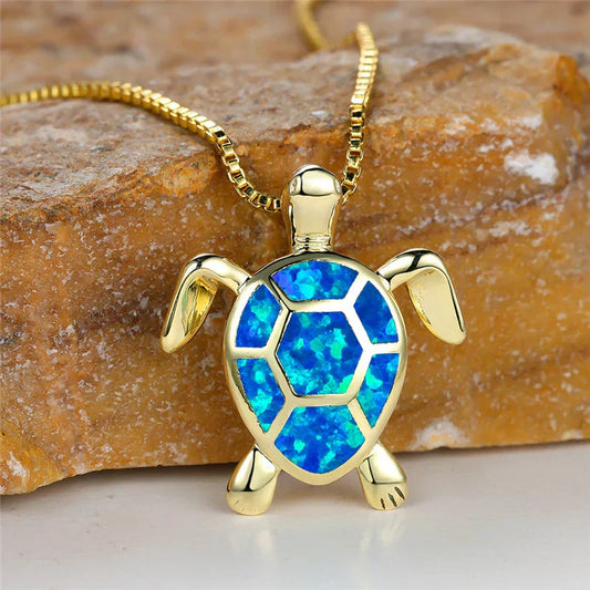 Elisa | Green Fire Opal-Effect Turtle Pendant Vintage Necklace