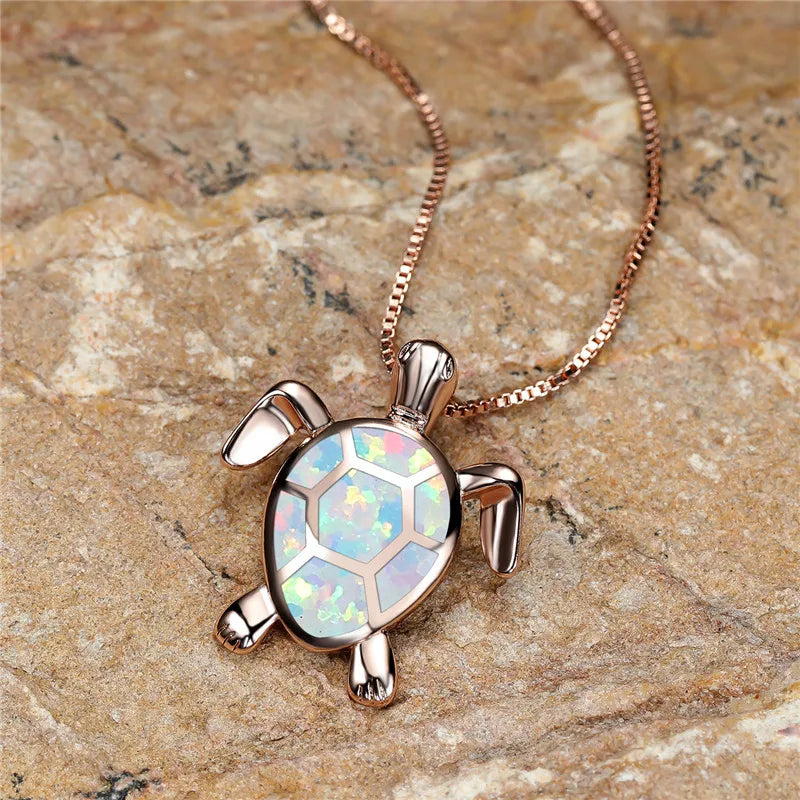 Elisa | Green Fire Opal-Effect Turtle Pendant Vintage Necklace