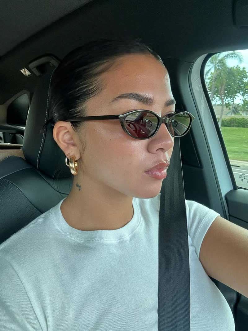 Amelia | Romantic Oval Sunglasses