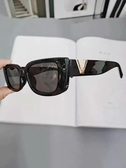 Elke | Bold Vintage Oval Sunglasses