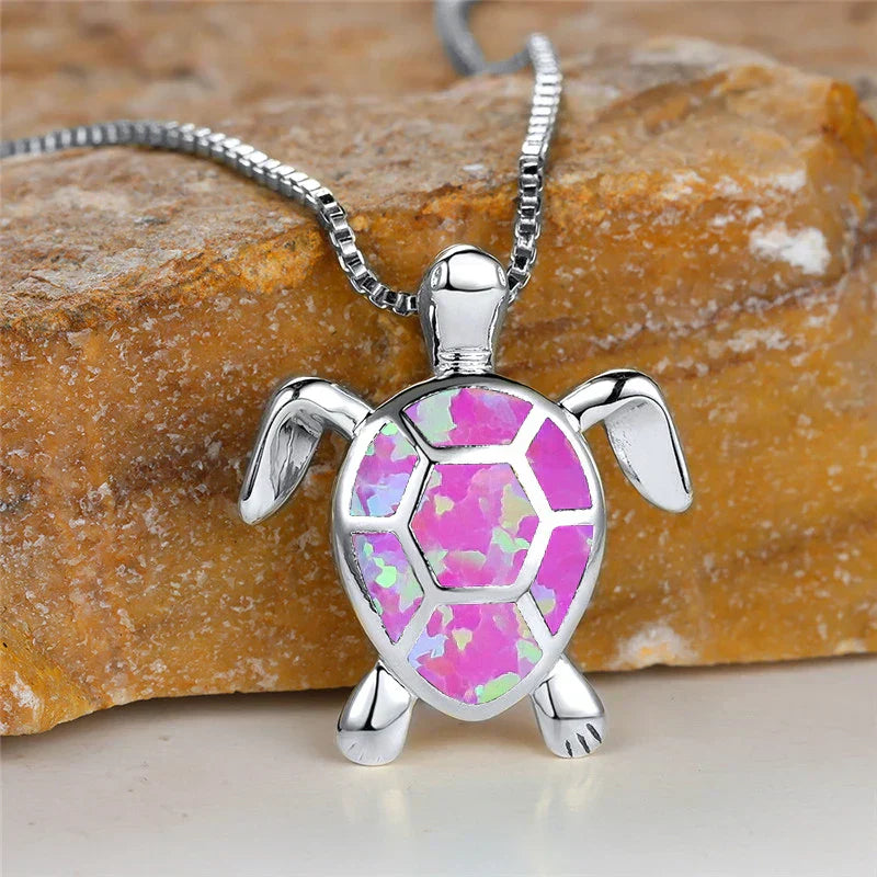 Elisa | Green Fire Opal-Effect Turtle Pendant Vintage Necklace