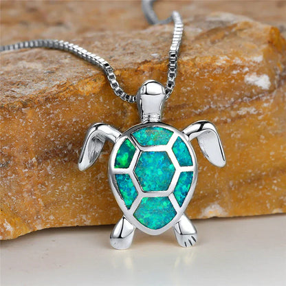 Elisa | Green Fire Opal-Effect Turtle Pendant Vintage Necklace