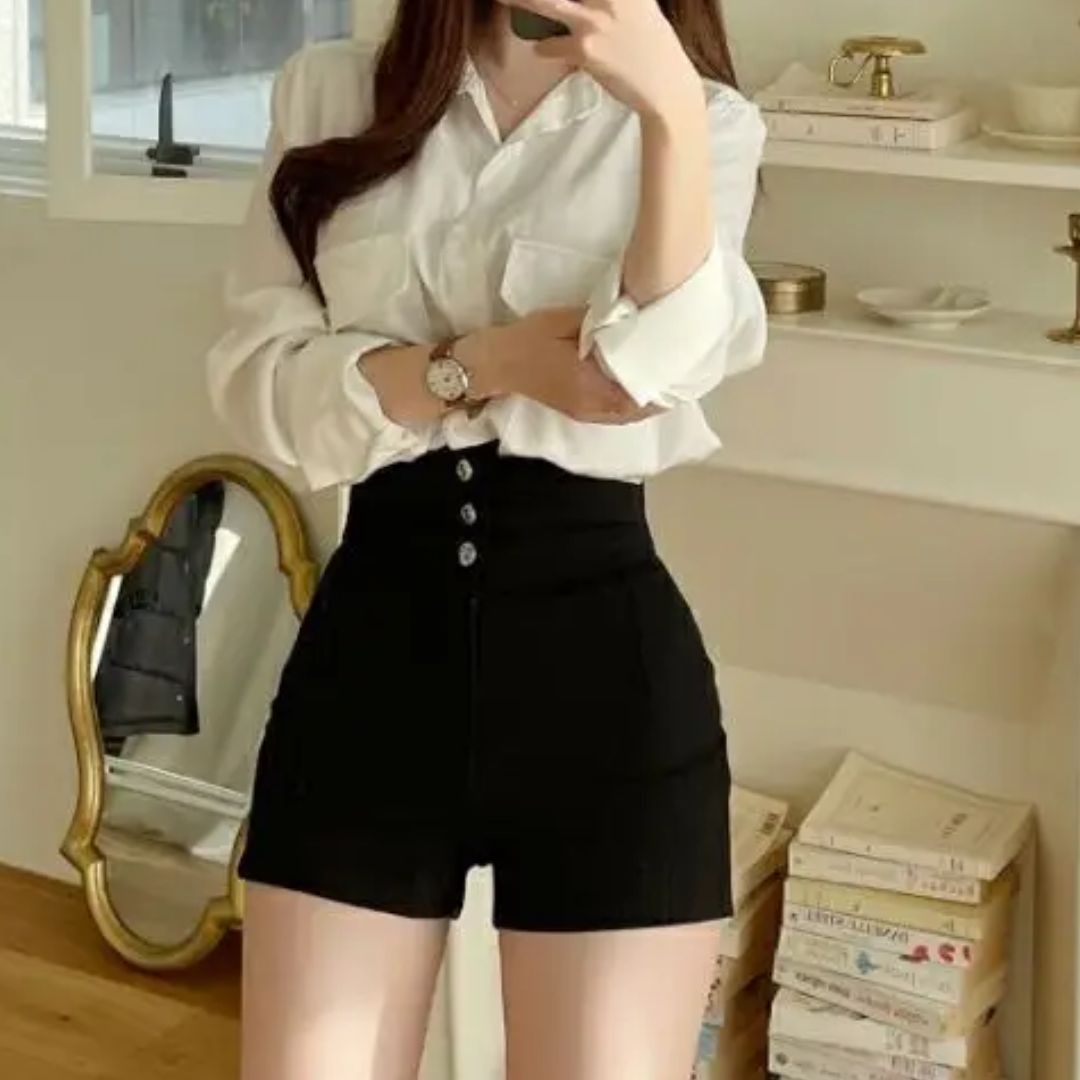 Mio | Elegant High-Waist Shorts