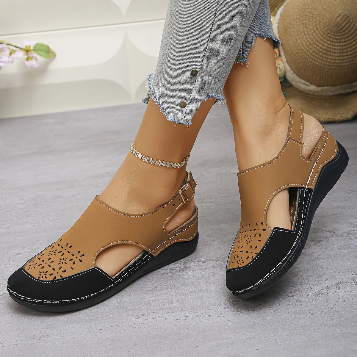 Heike | Soft Wedge Sandals with Adjustable Strap