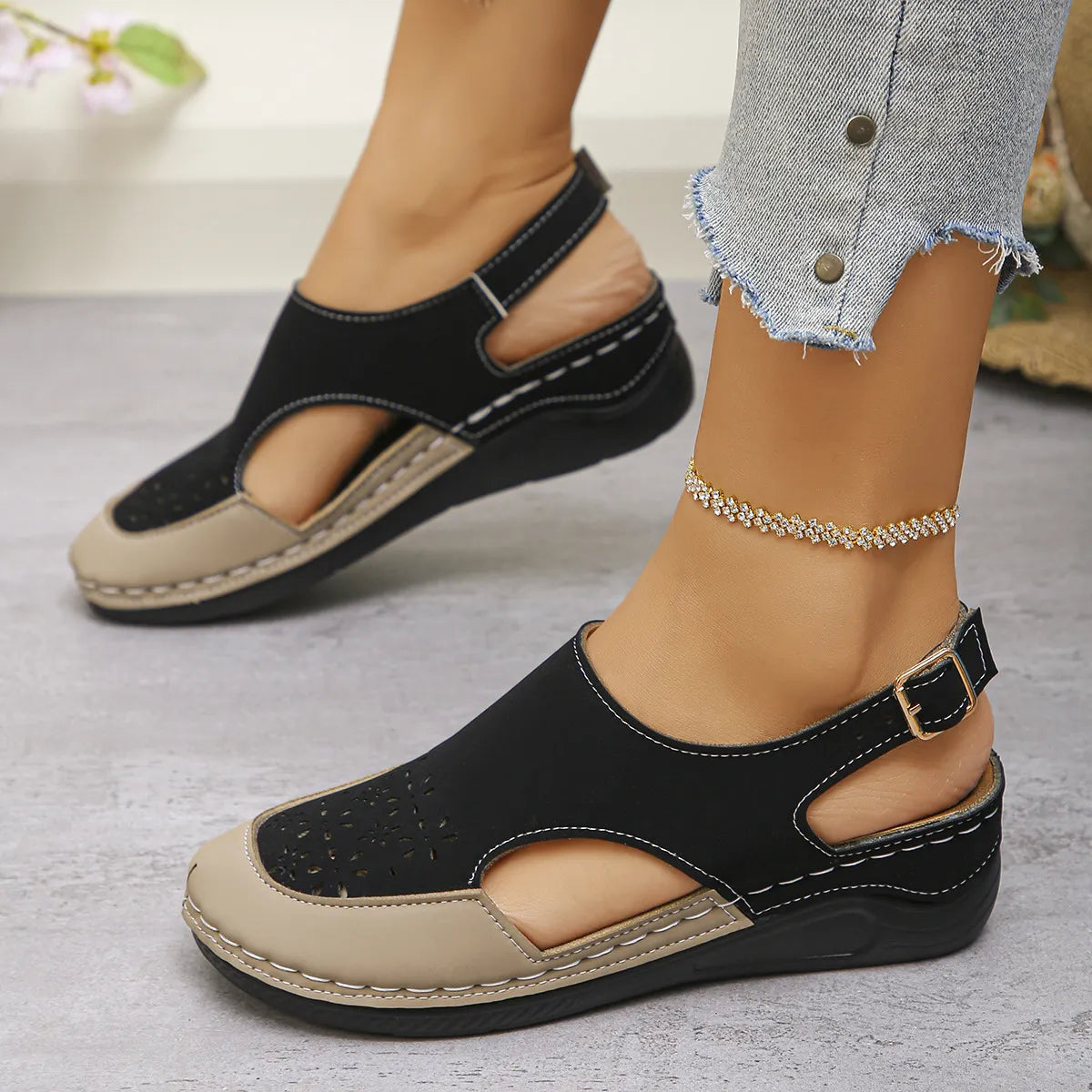 Heike | Soft Wedge Sandals with Adjustable Strap