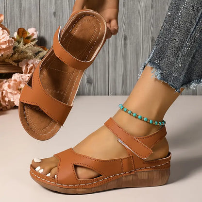 Quinn | Sandals with Crossover Strap