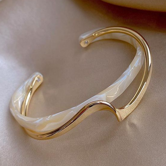 Agatha | White Opal-Effect Wave Bracelet