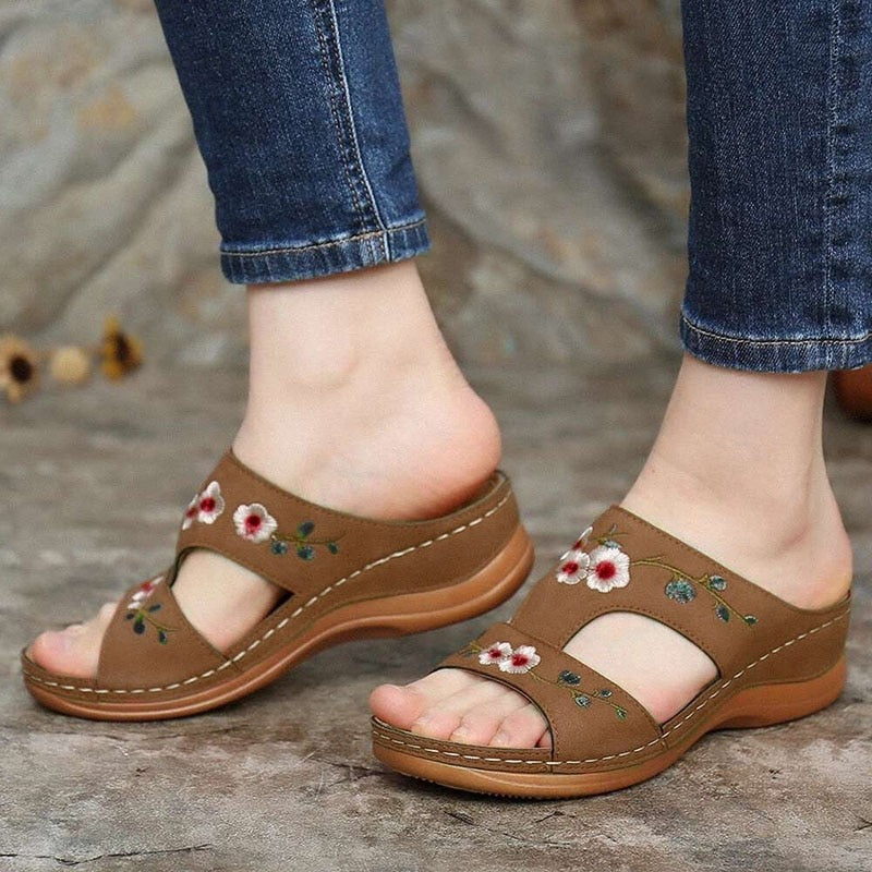 Karen | Comfortable Orthopaedic Sandals with Floral Pattern