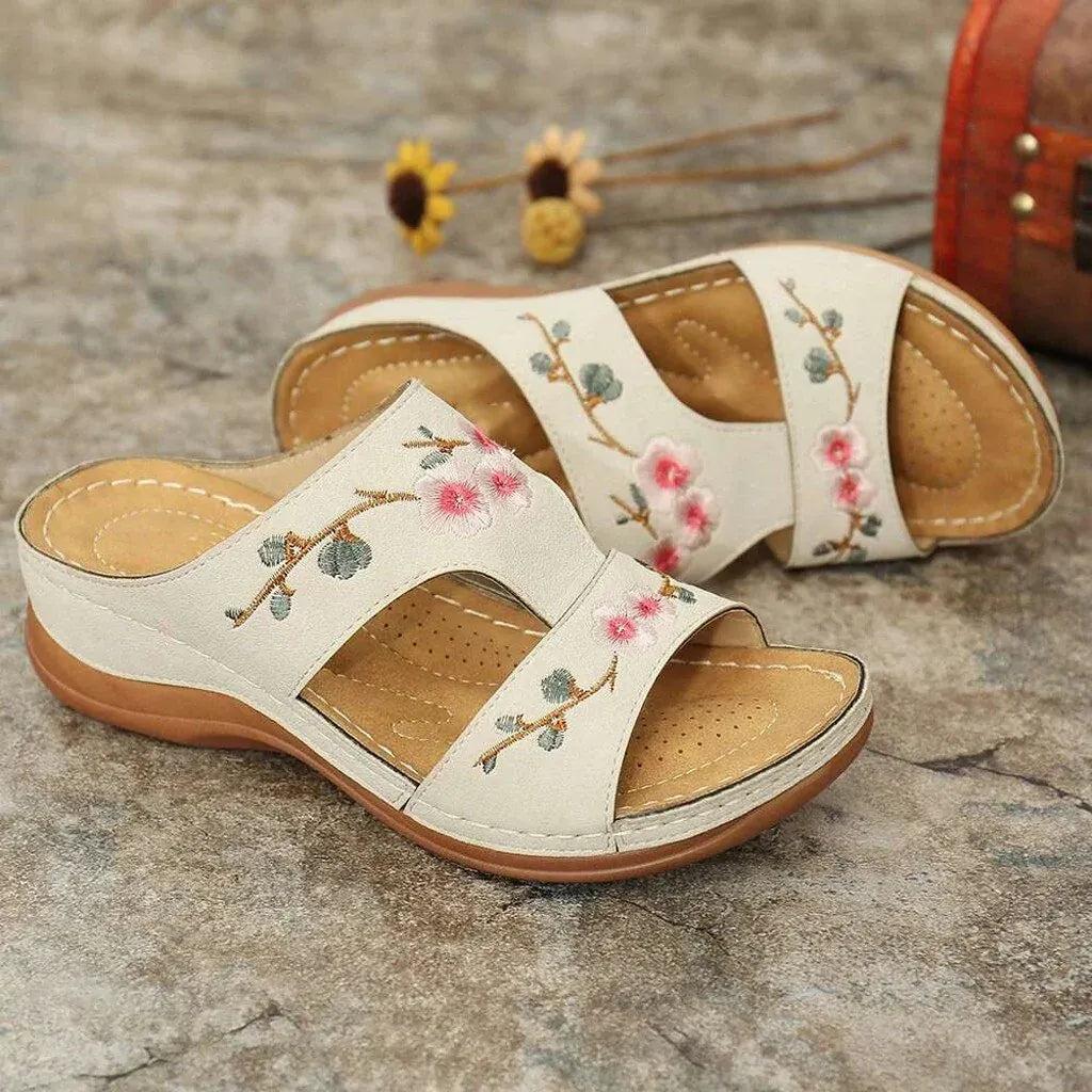 Karen | Comfortable Orthopaedic Sandals with Floral Pattern