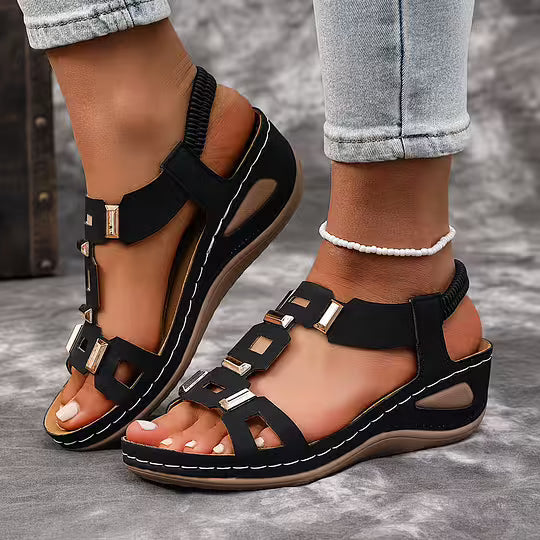 Viktoria | Platform Sandals with Elegant Buckle Detail