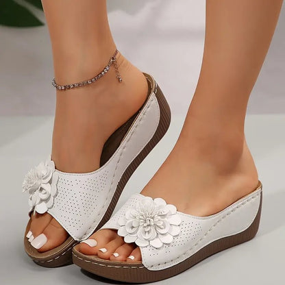 Henny | Comfortable Slip-On Sandals with Floral Pattern