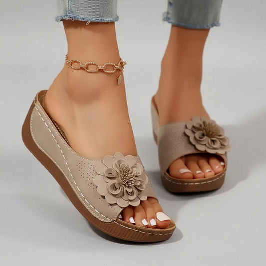 Henny | Comfortable Slip-On Sandals with Floral Pattern