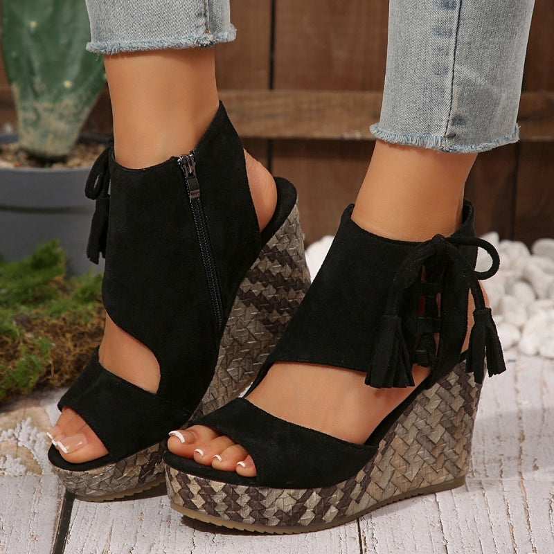 Genoveva | Wedge Sandals with Tassel Detail